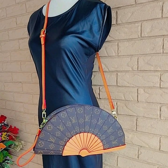 Louis Vuitton Fan-Shaped Mono Brown and Tan Clutch - Picture 15 of 16